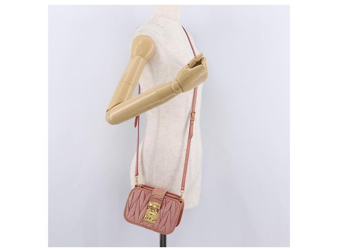 Bolsa de Ombro Miu Miu Matelassé Couro Rosa Ouro Auth 167645A Dourado - vista 33