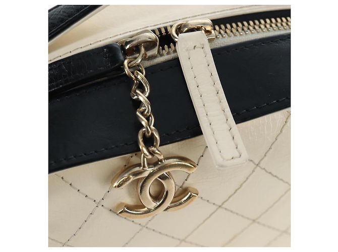Bolso Vanity CHANEL Matelasse con cadena de cuero 2way White Gold CC Auth 206845A Blanco Dorado - vista 22