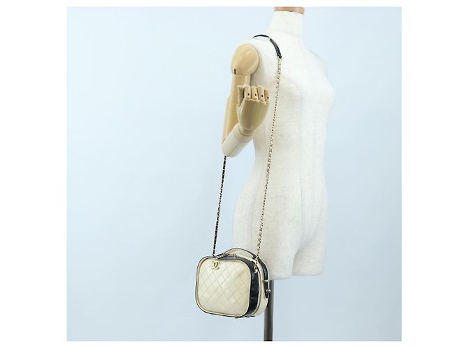Bolso Vanity CHANEL Matelasse con cadena de cuero 2way White Gold CC Auth 206845A Blanco Dorado - vista 27
