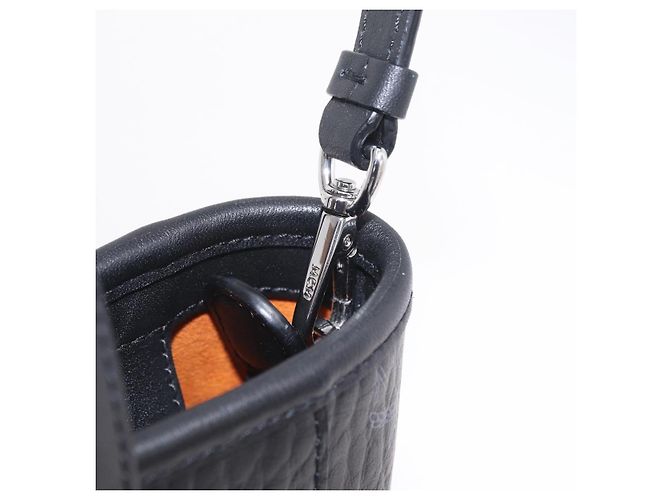 Bolso MCM Vicetos Logogram PVC Leather 2way LOONEY TUNES Black Silver Auth 202523M Negro Plata - vista 22