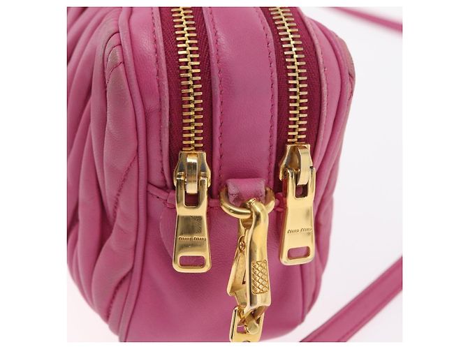 Borsa a spalla Miu Miu Matelassé in pelle rosa tono oro Auth 207581V - vista 19