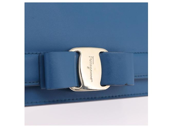 Borsa a tracolla Salvatore Ferragamo Vala Chain in pelle blu e oro autentica 207221V D'oro - vista 17