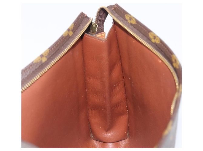 LOUIS VUITTON Monogram Poche Toilette 26 Pouch M47542 LV Auth 207426A - view 11