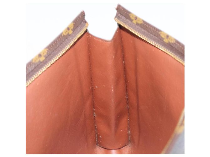 LOUIS VUITTON Monogram Poche Toilette 26 Pouch M47542 LV Auth 207426A - view 17