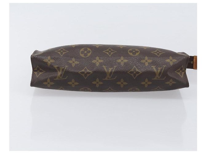 LOUIS VUITTON Monogram Poche Toilette 26 Pouch M47542 LV Auth 207426A - view 6