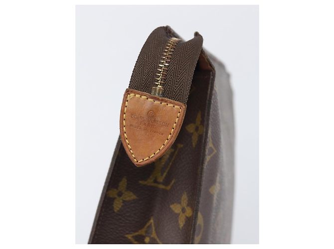 LOUIS VUITTON Monogram Poche Toilette 26 Pouch M47542 LV Auth 207426A - view 8