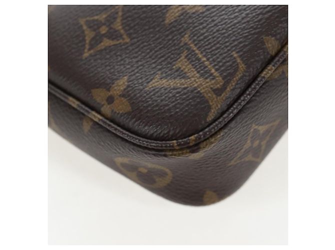 LOUIS VUITTON Panda LVxTM Pochette Accessoires Bag M13440 LV Auth BA15764SM Monograma - vista 14