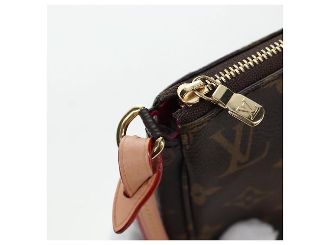 LOUIS VUITTON Panda LVxTM Pochette Accessoires Bag M13440 LV Auth BA15764SM Monograma - vista 22