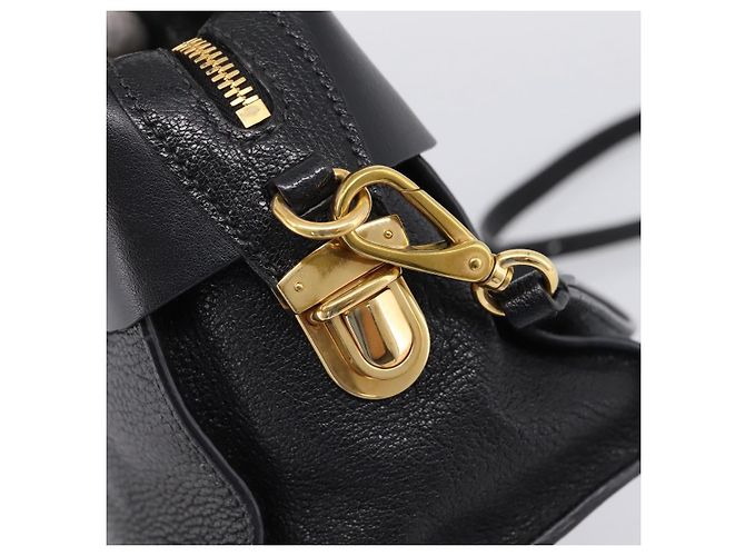 Borsa a mano Miu Miu con fiocco frontale in pelle 2way Black Gold Auth am12684V Nero D'oro - vista 19