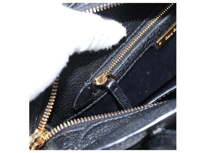 Borsa a mano Miu Miu con fiocco frontale in pelle 2way Black Gold Auth am12684V Nero D'oro - vista 24