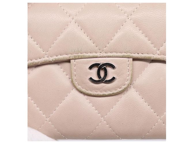 Cartera CHANEL Matelasse de piel de cordero beige y plata CC Auth 205317 - vista 17
