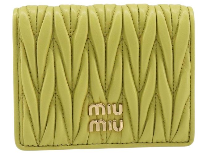 Portafoglio Miu Miu Matelassé in pelle giallo tono oro Auth 206670M - vista 13