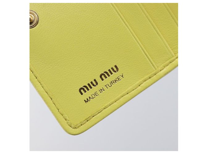 Portafoglio Miu Miu Matelassé in pelle giallo tono oro Auth 206670M - vista 18
