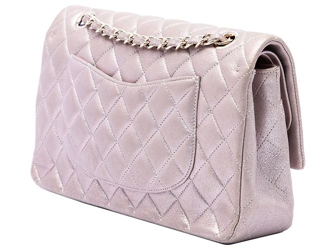 Bolsa de Ombro Chanel Medium Classic Double Flap em pele de cordeiro iridescente rosa - vista 2