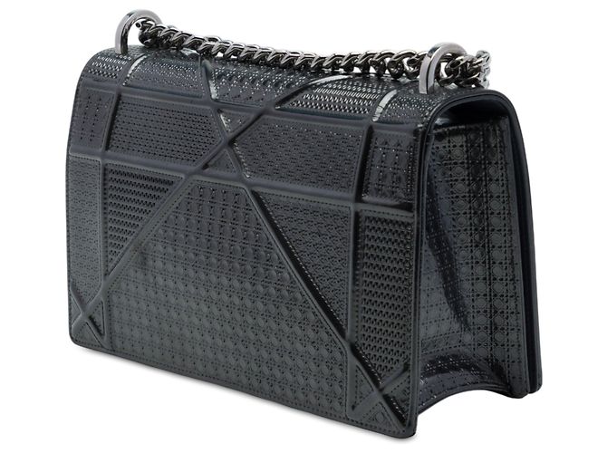 Bolsa Tiracolo Diorama com Aba em Verniz Microcannage Preta, Tamanho Medium Preto - vista 2