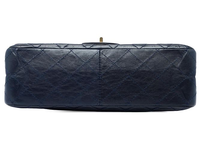 Borsa a tracolla Chanel Reissue 2.55 Double Flap 227 in pelle di vitello matelassé blu - vista 3