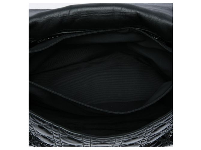 Dior New Lock Schultertasche aus Lackleder Cannage in Schwarz - Ansicht 4