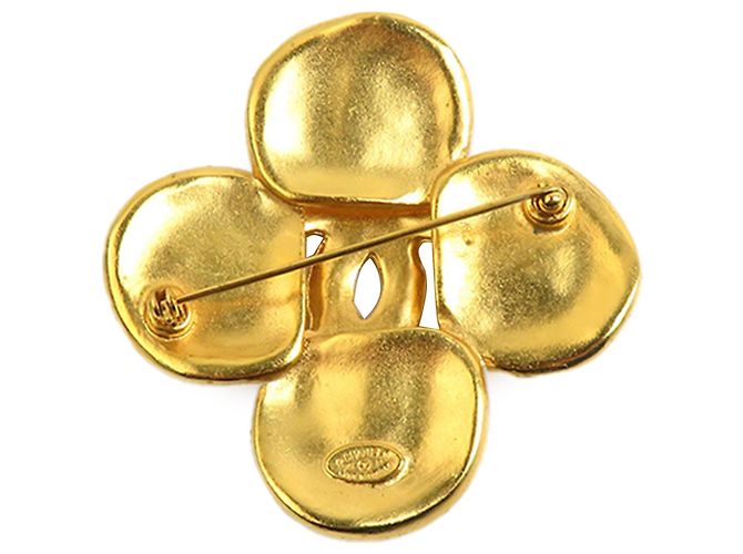 Broche trèfle Chanel CC plaquée or doré - vue 3