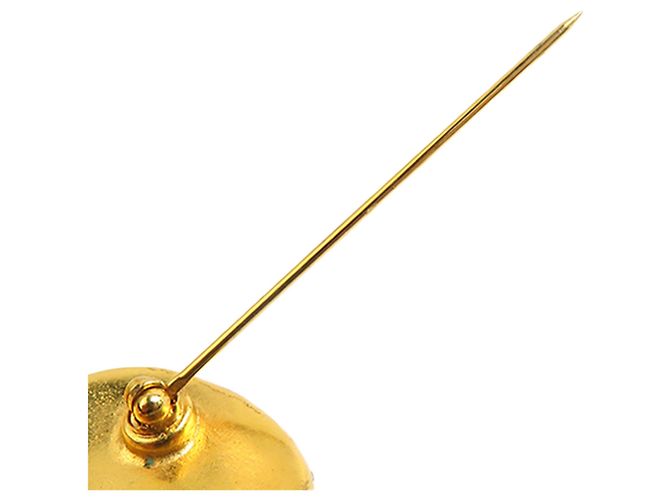 Broche trèfle Chanel CC plaquée or doré - vue 8