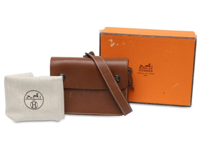 Pochette Hermès Courchevel castanha e mala de cintura verde Marrom - vista 7