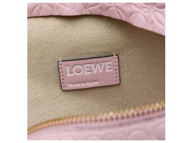 LOEWE T-Clutch aus geprägtem Leder Anagram Repeat rosa Pink - Ansicht 5