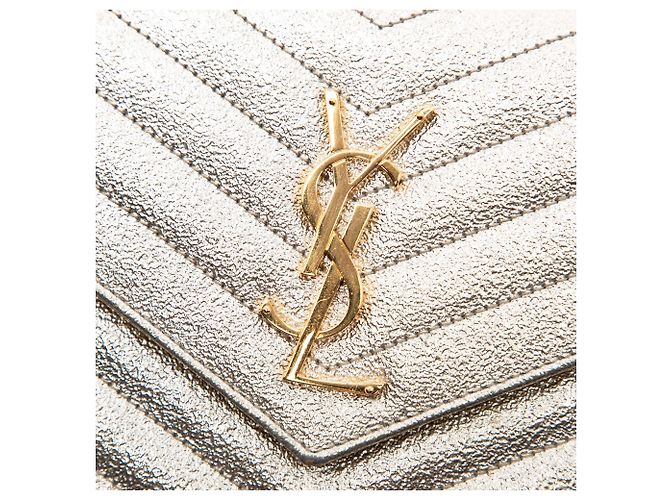 Autre Marque Borsa a tracolla portafoglio a busta monogramma Saint Laurent in pelle di vitello chevron craquelé metallizzato oro D'oro - vista 5