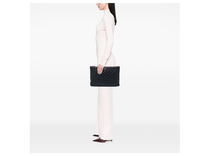 Chanel Large Quilted Lambskin O Case Clutch Schwarz - Ansicht 6