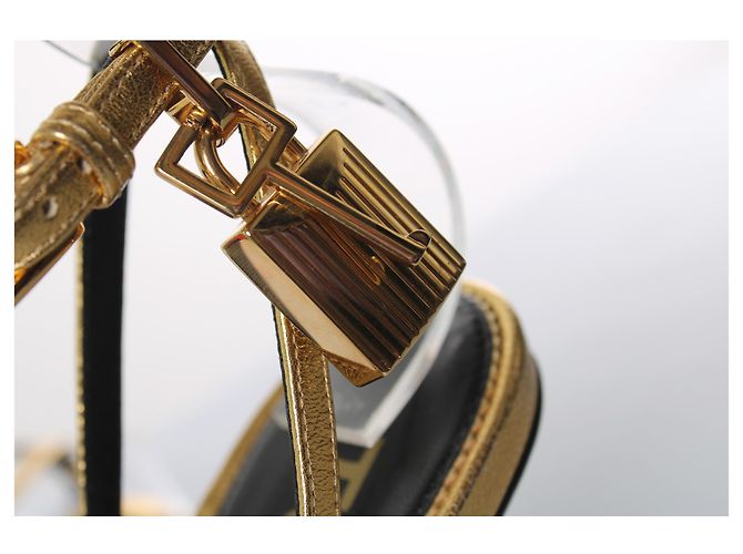 Tom Ford, goldfarbene Leder-Sandalen mit Vorhängeschloss Golden - Ansicht 10