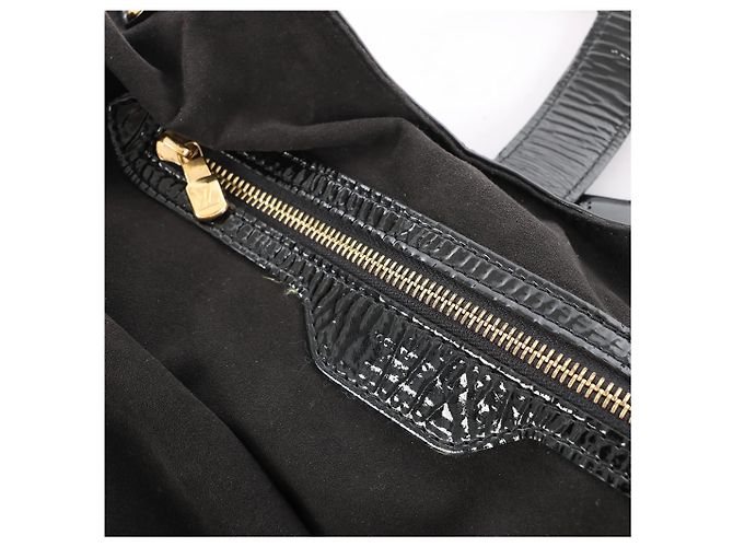 Borsa a tracolla Louis Vuitton Surya XL Monogram Mahina in pelle verniciata Nera M95796 - vista 13