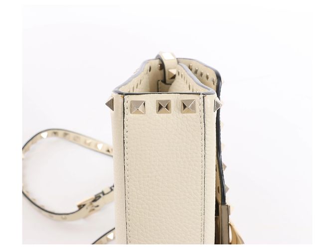 Borsa a tracolla Rockstud Small in pelle grana Valentino Garavani in Beige - vista 9
