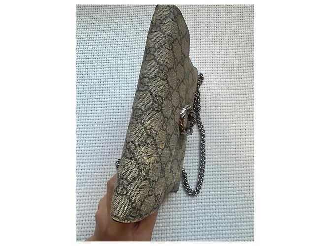 Gucci Dionysus Cartera con Cadena GG Supreme Beige Castaño - vista 4