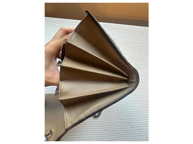 Gucci Dionysus Cartera con Cadena GG Supreme Beige Castaño - vista 7