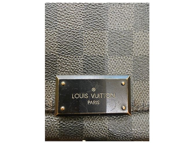 Louis Vuitton District NM Messenger Damier Graphite PM Castaño - vista 6