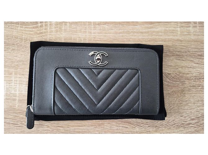 Chanel Chevron Leather Zipped Wallet in Grey Black - view 2