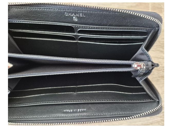 Chanel Chevron Leather Zipped Wallet in Grey Black - view 6