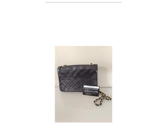 Timeless Chanel Classic Jumbo Flap Bag aus schwarzem gestepptem Leder - Ansicht 3