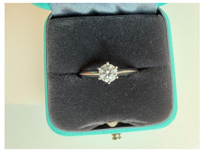 Tiffany & Co. Solitär-Diamantring aus Platin 0.38ct Silber - Ansicht 5