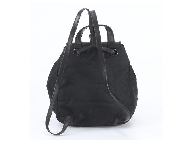 Prada Tessuto Nylon Rucksack mit Dreiecks-Logo und Leder-Nieten Schwarz - Ansicht 3
