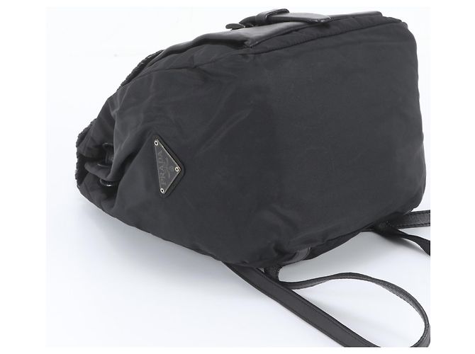 Prada Tessuto Nylon Rucksack mit Dreiecks-Logo und Leder-Nieten Schwarz - Ansicht 5