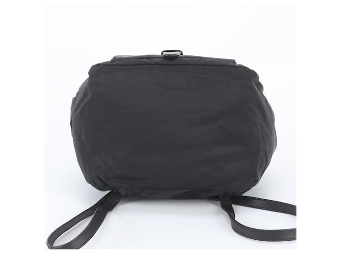 Prada Tessuto Nylon Rucksack mit Dreiecks-Logo und Leder-Nieten Schwarz - Ansicht 6