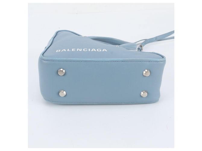 Sac à épaule 2-en-1 en cuir Balenciaga Triangle Duffle Bleu clair - Ansicht 5