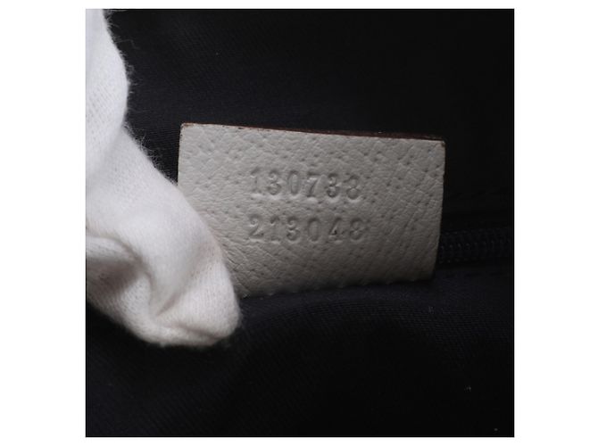 Bolsa de Ombro em Couro Gucci Abbey Branco - vista 9