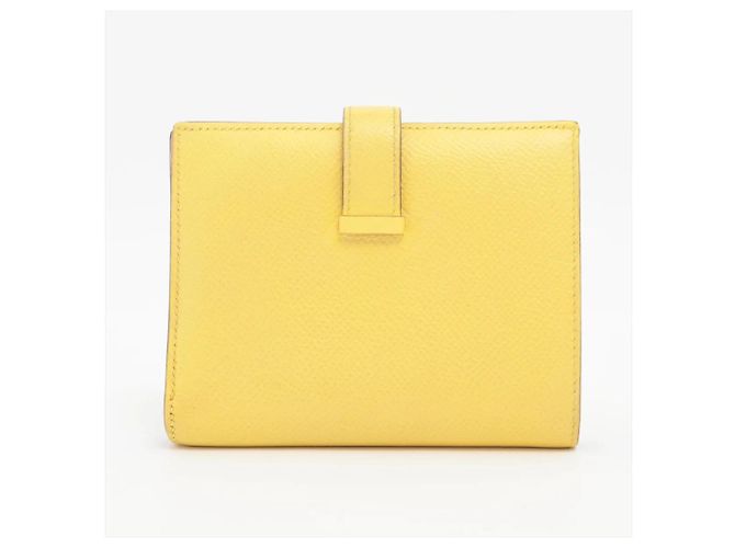 Hermès Carteira bi-fold Hermes Bearn Compact em couro Veau Epsom Amarelo - vista 2