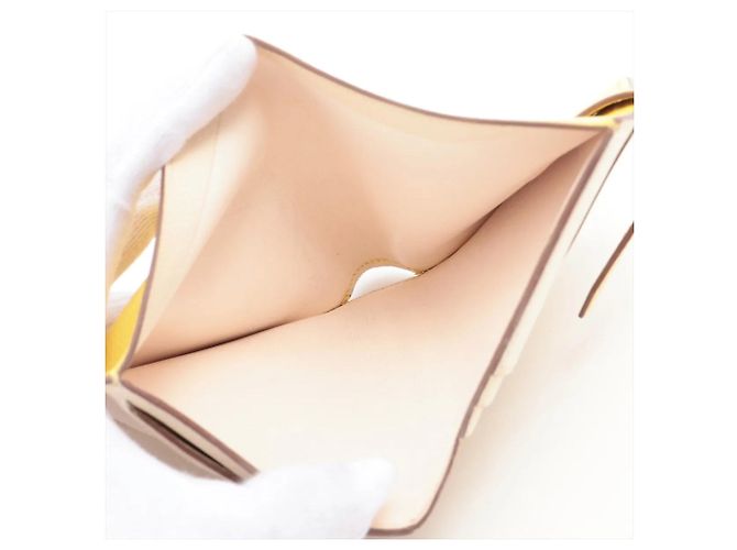 Hermès Carteira bi-fold Hermes Bearn Compact em couro Veau Epsom Amarelo - vista 4