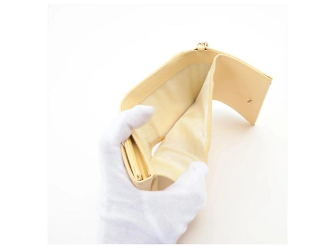 Christian Dior Cartera tri-fold Lady Dior en piel Cannage Amarillo - vista 6