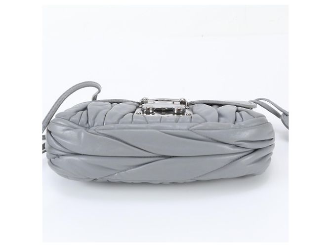 Bolso bandolera con cadena Miu Miu Matelassé Castaño - vista 5