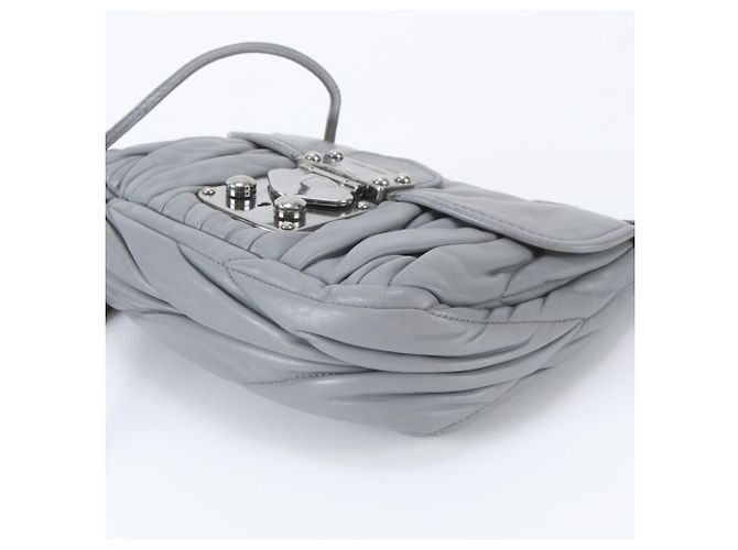 Bolso bandolera con cadena Miu Miu Matelassé Castaño - vista 6