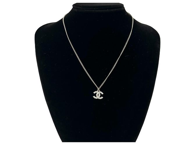 Colar CHANEL Coco Mark em metal e strass Prata - vista 2