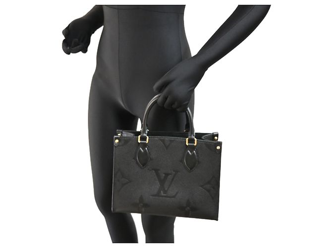 Bolsa Louis Vuitton OnTheGo PM Preto - vista 9
