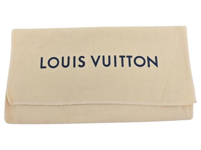 Carteira Longa Louis Vuitton em Couro Taurillon Preto Bege - vista 10
